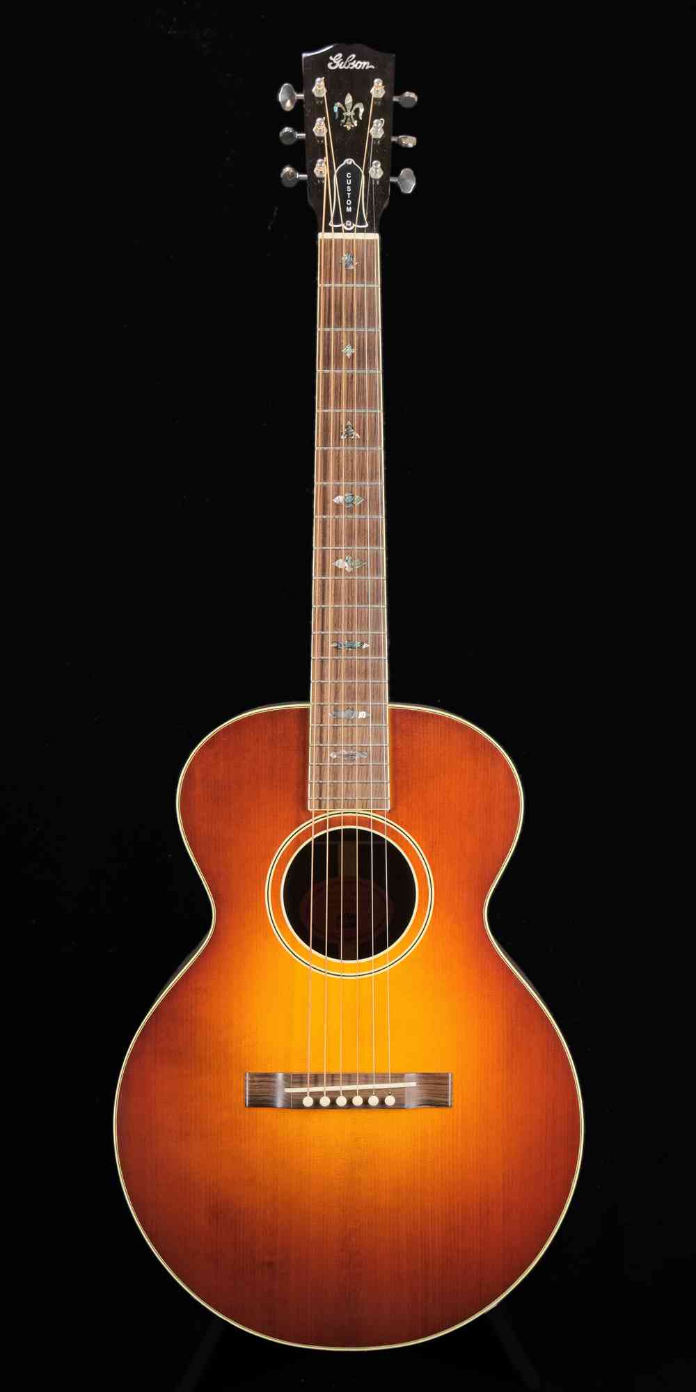 Gibson Nick Lucas Custom 1997 Sunburst. Click to enlarge