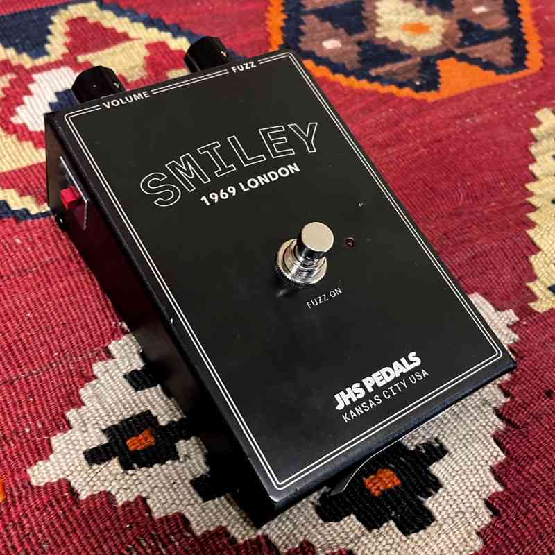 Photo of JHS Legends Series Smiley 1969 London Fuzz JHS Legends Series Smiley 1969 London Fuzz 2020 Black