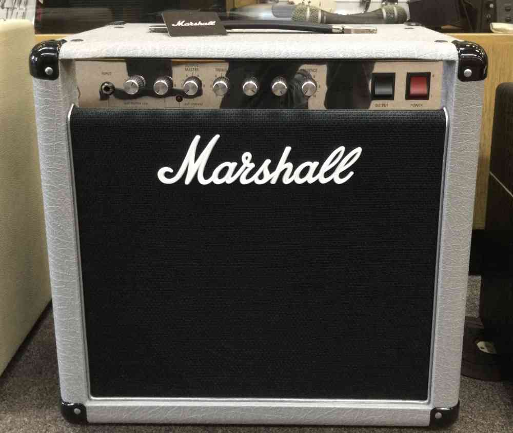 Marshall 2525C  Silver Tolex. Click to enlarge