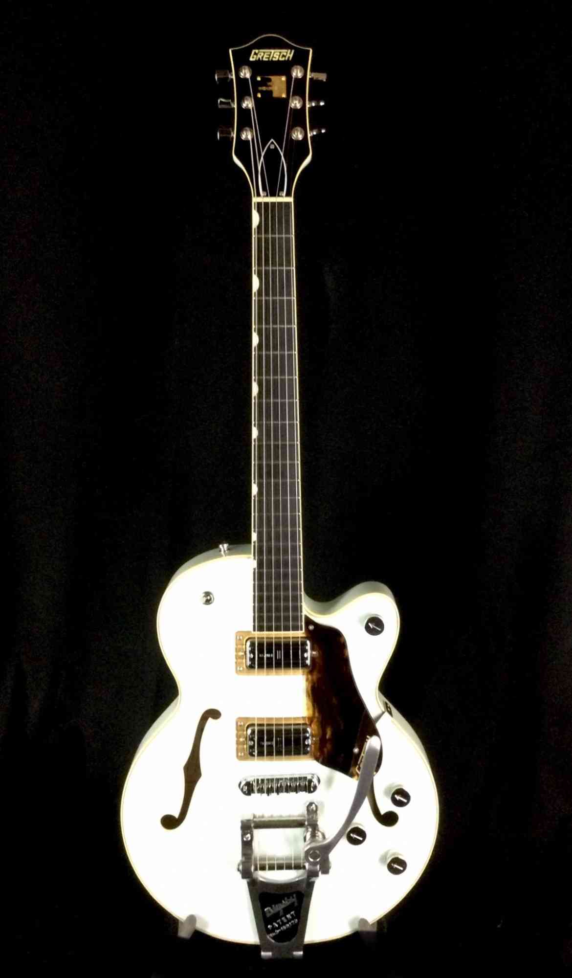 Front view of Gretsch Players Edition Broadkaster JR. 2020 Creme de Marine