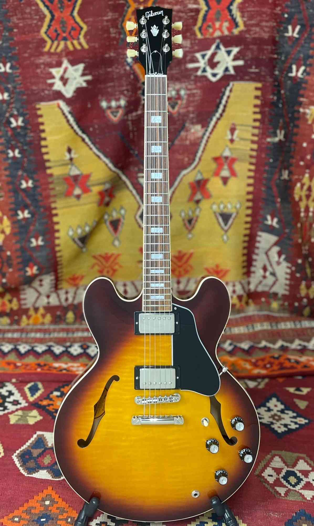 Gibson ES-335 Figured Top 2021 Sunburst. Click to enlarge