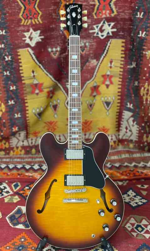 Photo of Gibson ES-335 Figured Top 2021 Sunburst